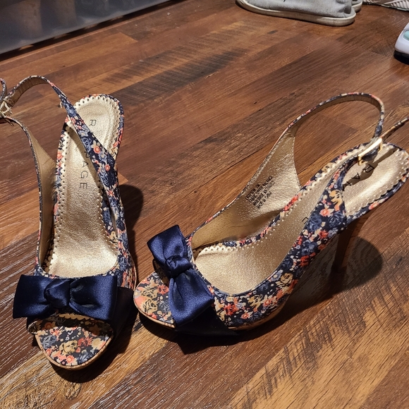 Floral Rampage Heels size 7 - Picture 3 of 6